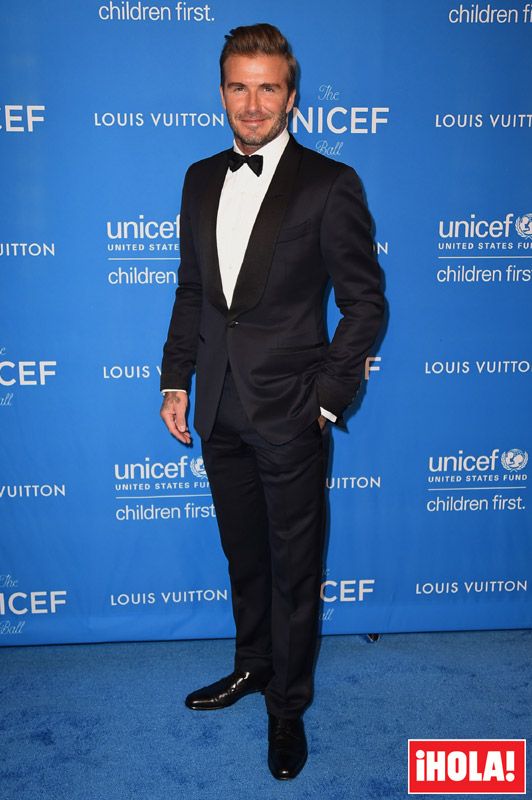 David Beckham reparte el tiempo entre sus cuatro hijos y sus labores humanitarias, estas últimas le han valido el galardón Humanitarian Leadership Award que acaba de recoger en Beverly Hills en la gala de la Sexta Bienal de UNICEF
