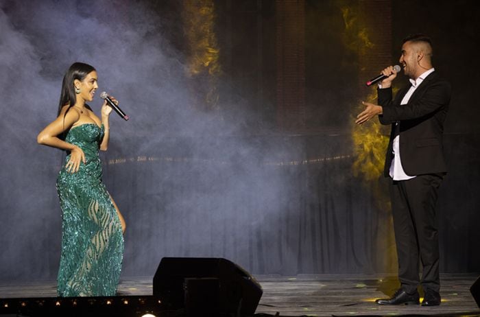 Georgina y Beret cantando en Starlite