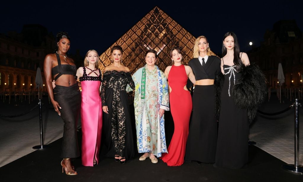 Lancome X Louvre Photocall - Paris Fashion Week