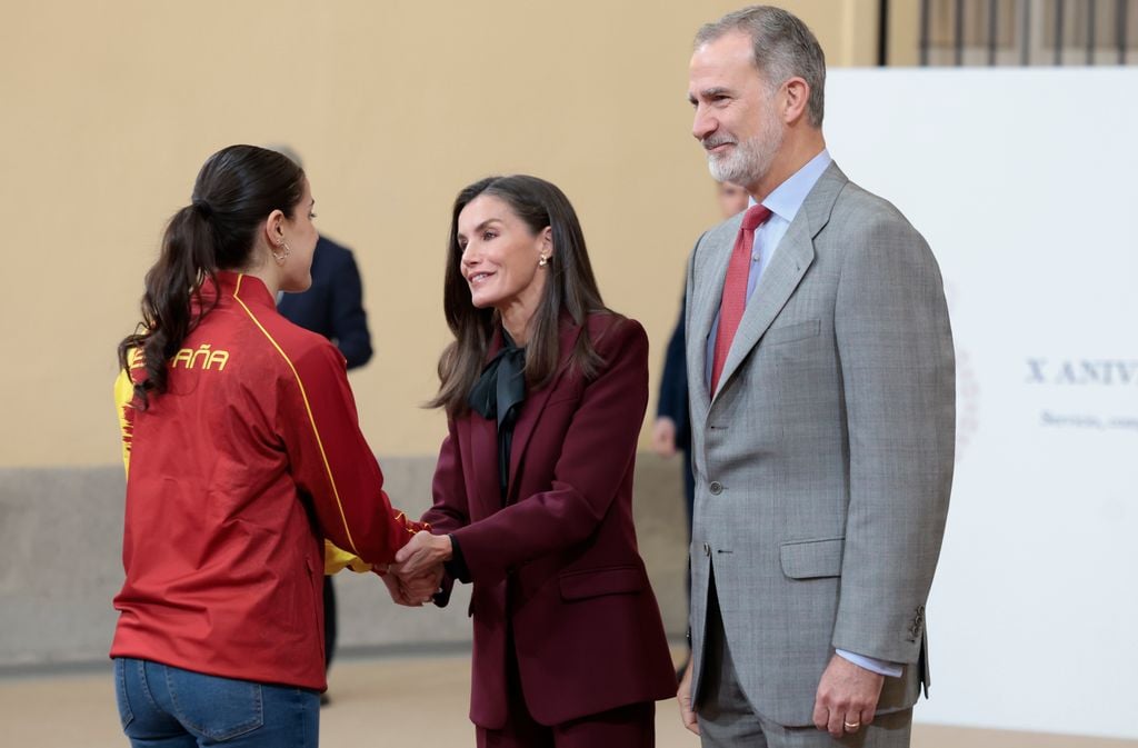 Los reyes Felipe y Letizia con los olímpicos y paralímpicos de París 2024