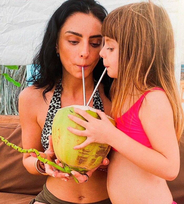 Aislinn Derbez y Kailani