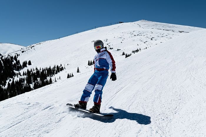 Esquí, snowboard, fiestas VIP y música en directo en Nevalia 2022