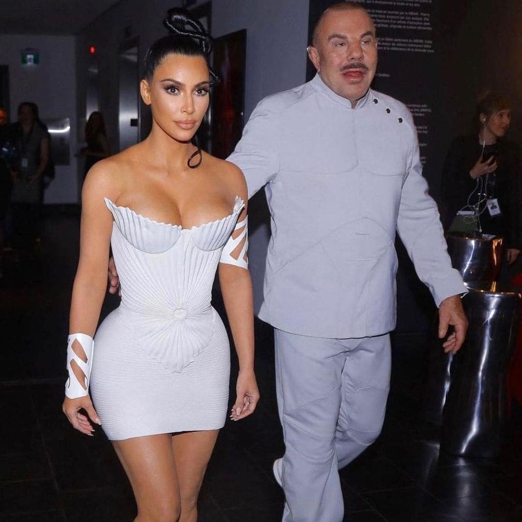 kim kardashian y manfred thierry mugler