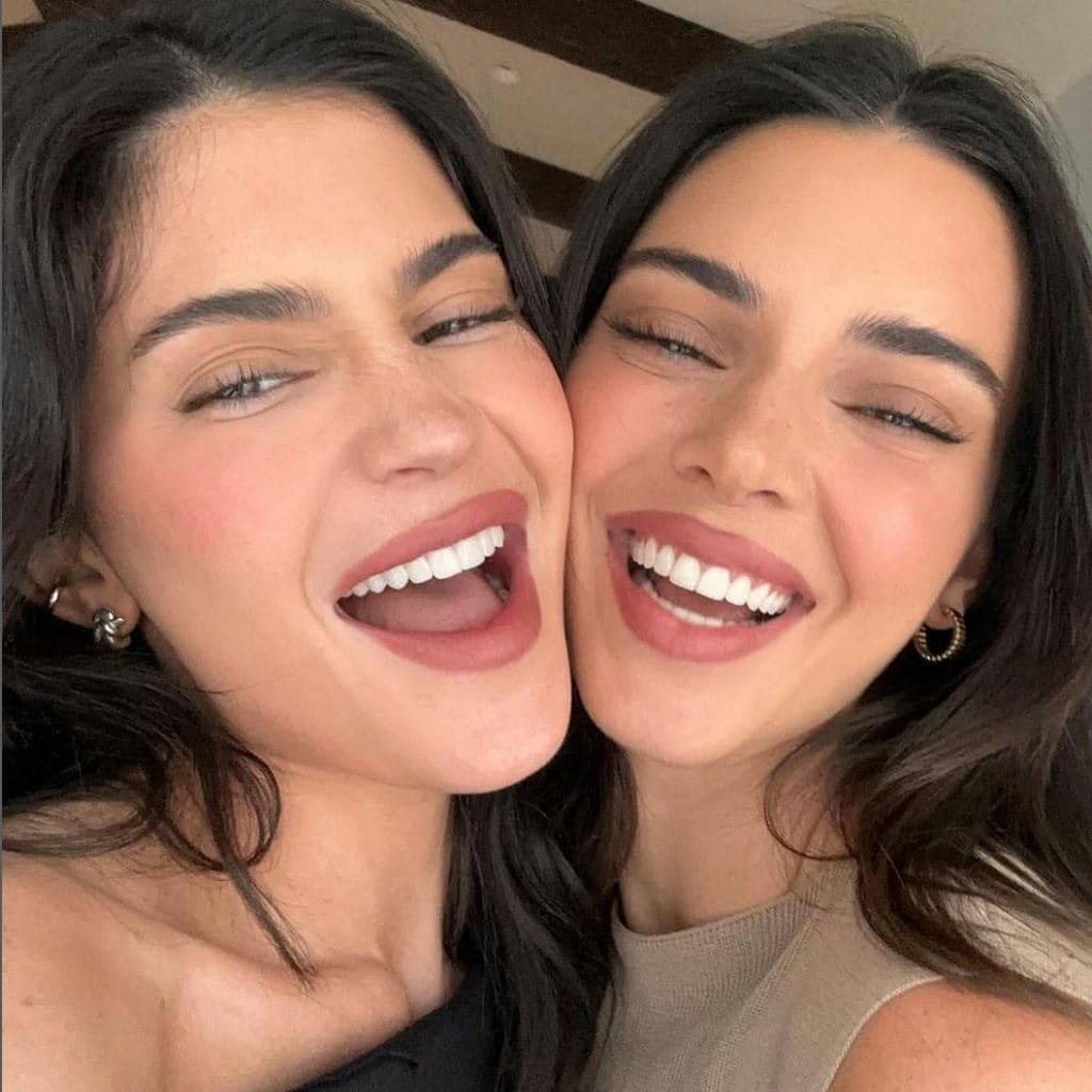 kendall y kylie jenner selfie