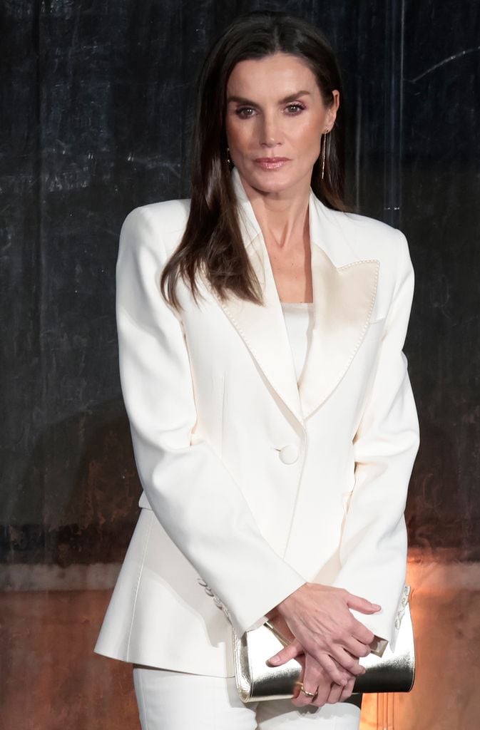 Reina Letizia traje blanco