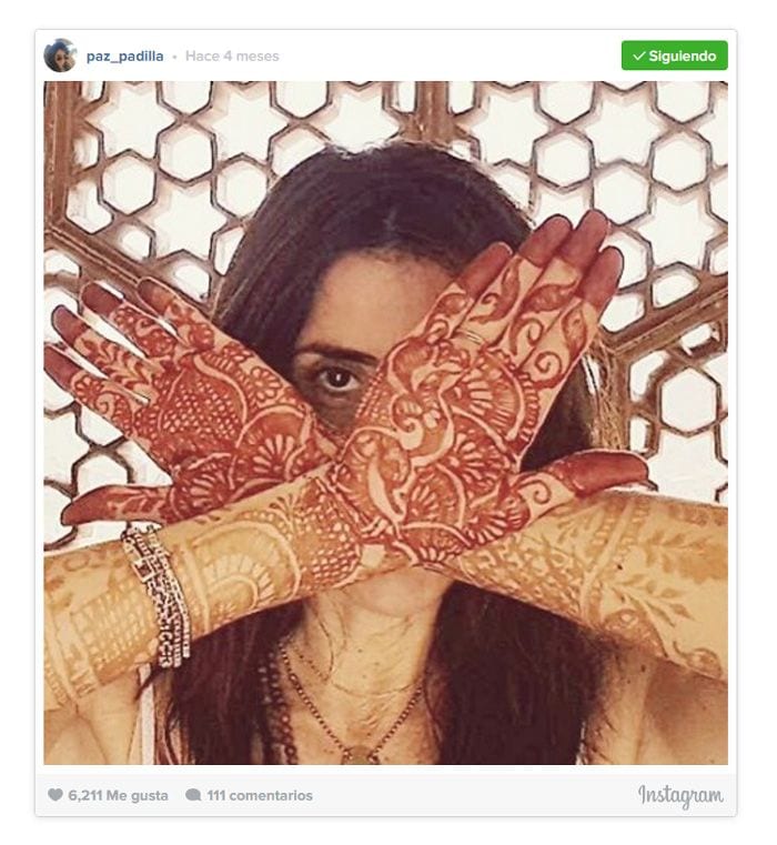 “Fue una ceremonia con todos los rituales hindúes. Me tatué hasta henna en las manos”, relató la presentadora. Y para muestra, esta foto publicada en su cuenta personal de Instagram
