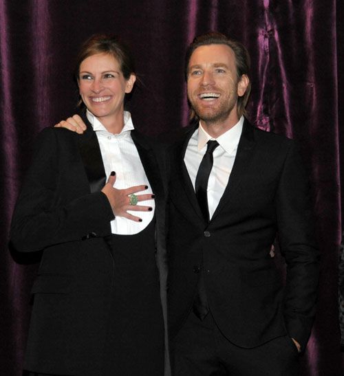 Ewan McGregor con su compañera Julia