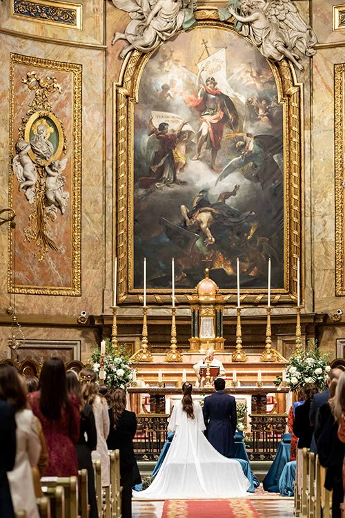 Boda en primavera en una iglesia de Madrid