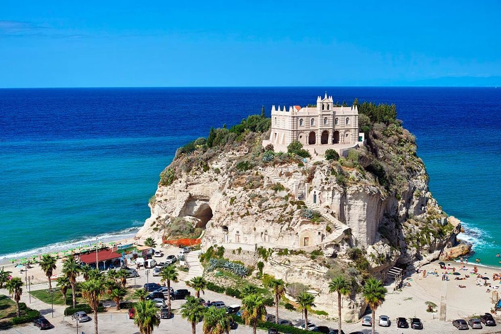 santa maria de isola tropea italia playas