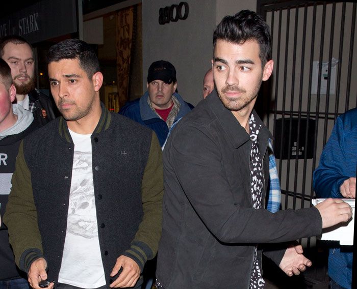 Joe Jonas y Wilmer Valderrama