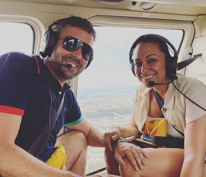 Kike Calleja y Raquel Abad en el helicóptero 