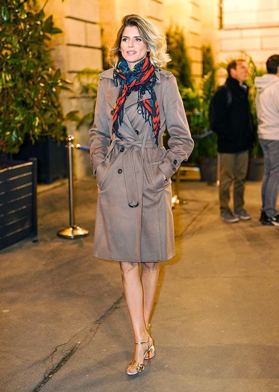 looks con panuelo trench 1a