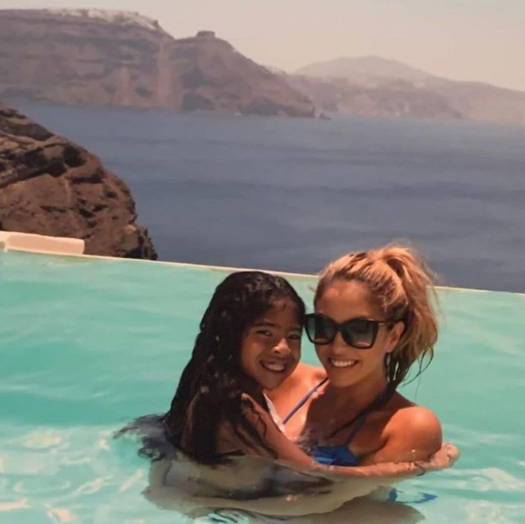 gianna bryant and vanessa bryant in greece