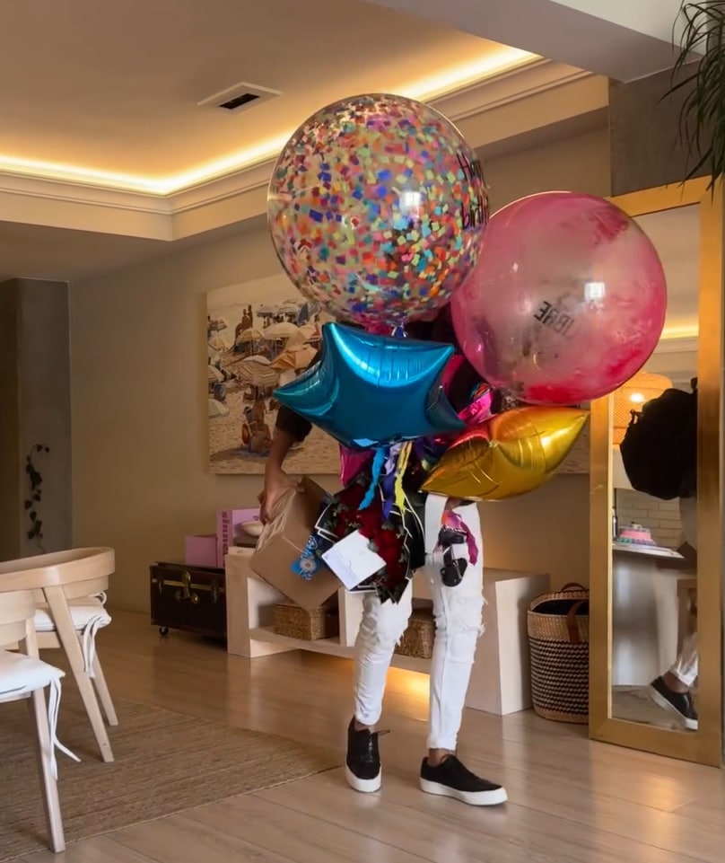 Jerónimo Rodríguez, esposo de Marimar, sorprendió a la actriz con globos de colores.