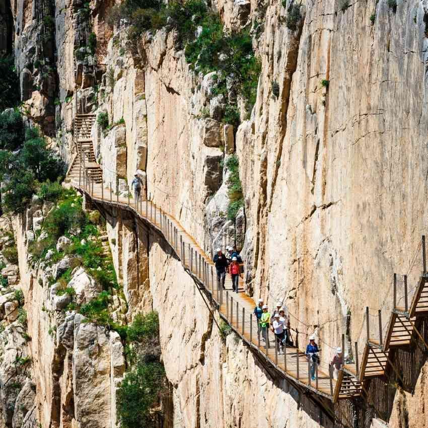 el caminito del rey en malaga considerada como la tercera mejor ruta de senderismo de europa
