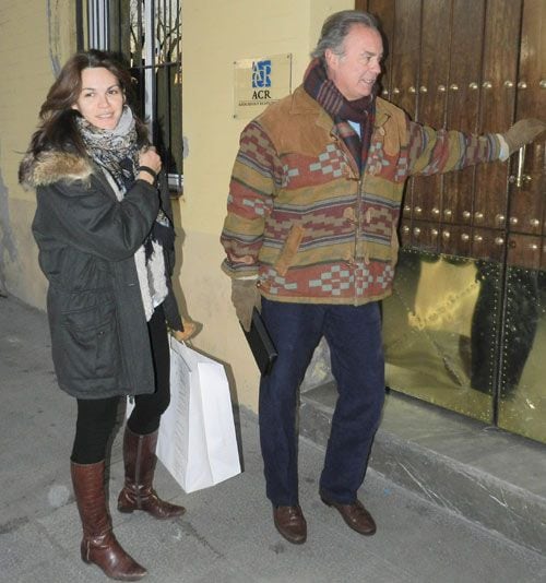 Bertín Osborne y Fabiola Martínez entrando en casa de Alejandra