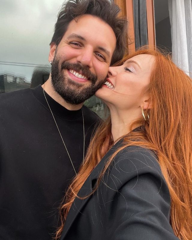 Başak Gümülcinelioğlu y Çağrı Çıtanak, de 'Love is in the air', están tan enamorados como el primer día