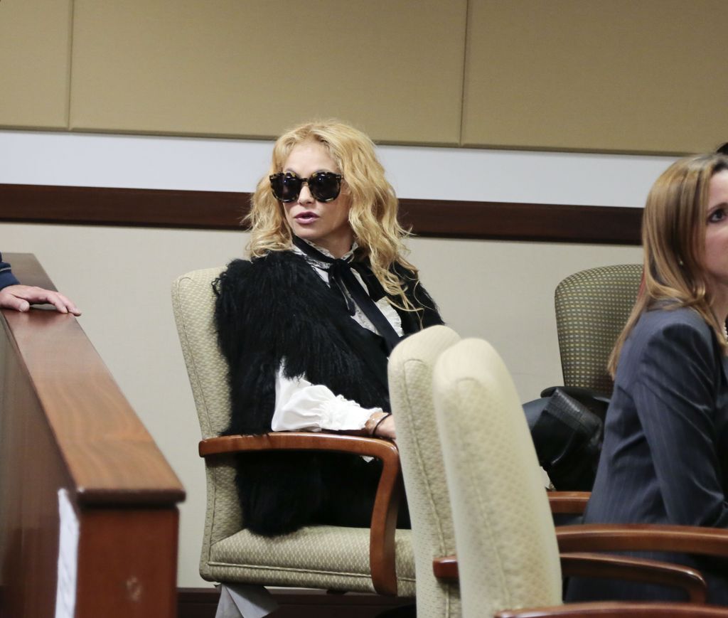 Paulina Rubio in a new legal dispute with her son's father in the Miami court