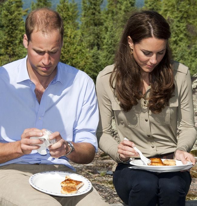 Aunque a ella le gusta la comida especiada y picante, el príncipe Guillermo parece ser menos 'amigo' de este tipo de gastronomía.
