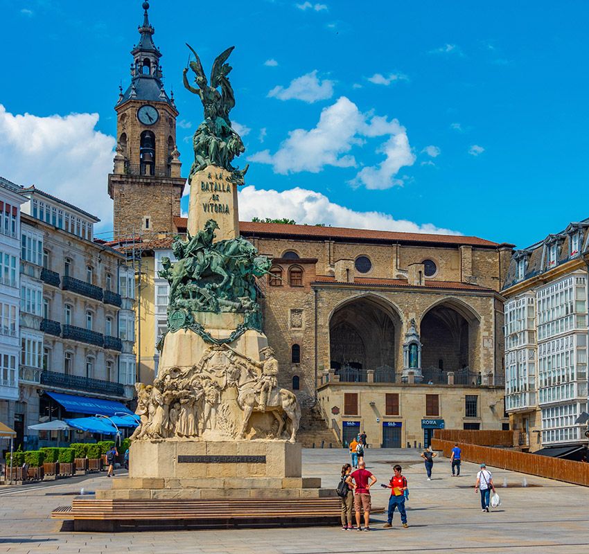 Monumento a la batalla de Vitoria, plaza de la Virgen Blanca