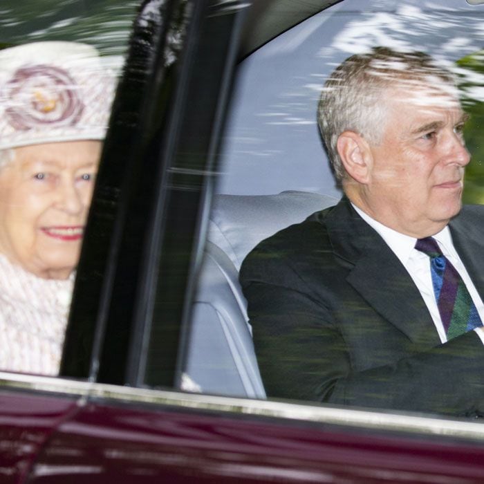 Andrés de Inglaterra y la reina Isabel II