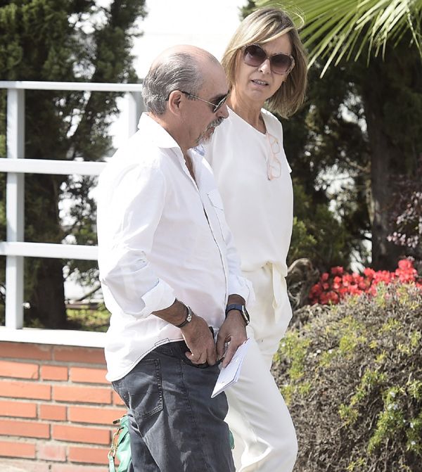 Los padres de la actriz acudían también esta mañana a visitar a su hija y a su nuevo nieto
