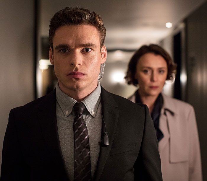 Imagen de 'Bodyguard' en la que David Budd cumple sus servicios como guardaespaldas a la candidata a primer ministro de Reino Unido