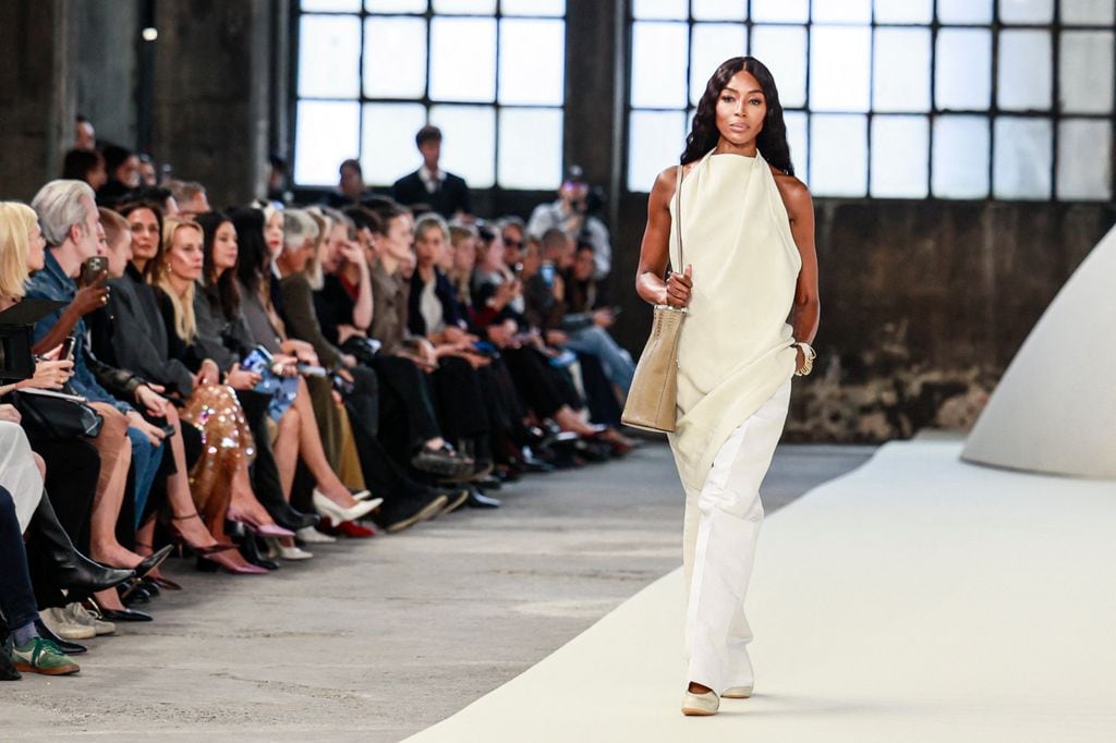 NAOMI CAMPBELL EN EL DESFILE DE TODS