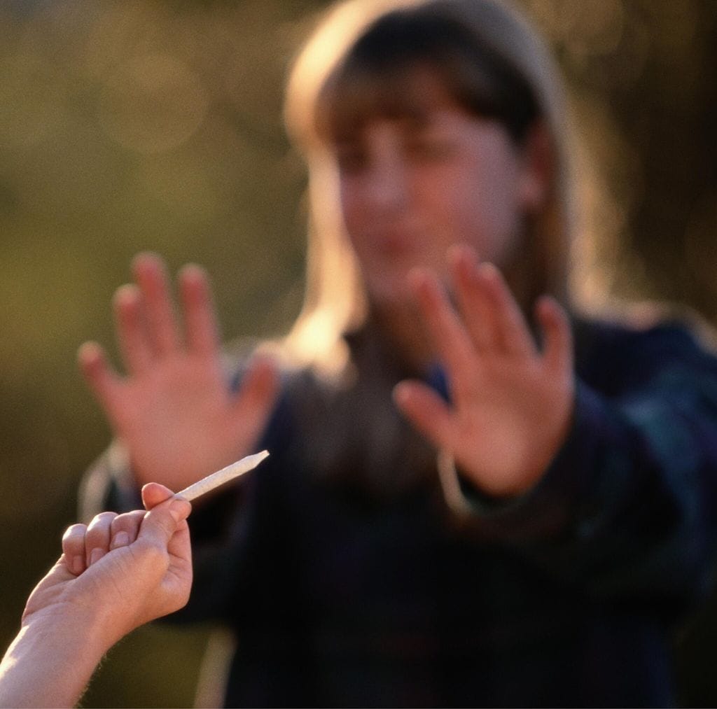 Adolescente rechaza droga