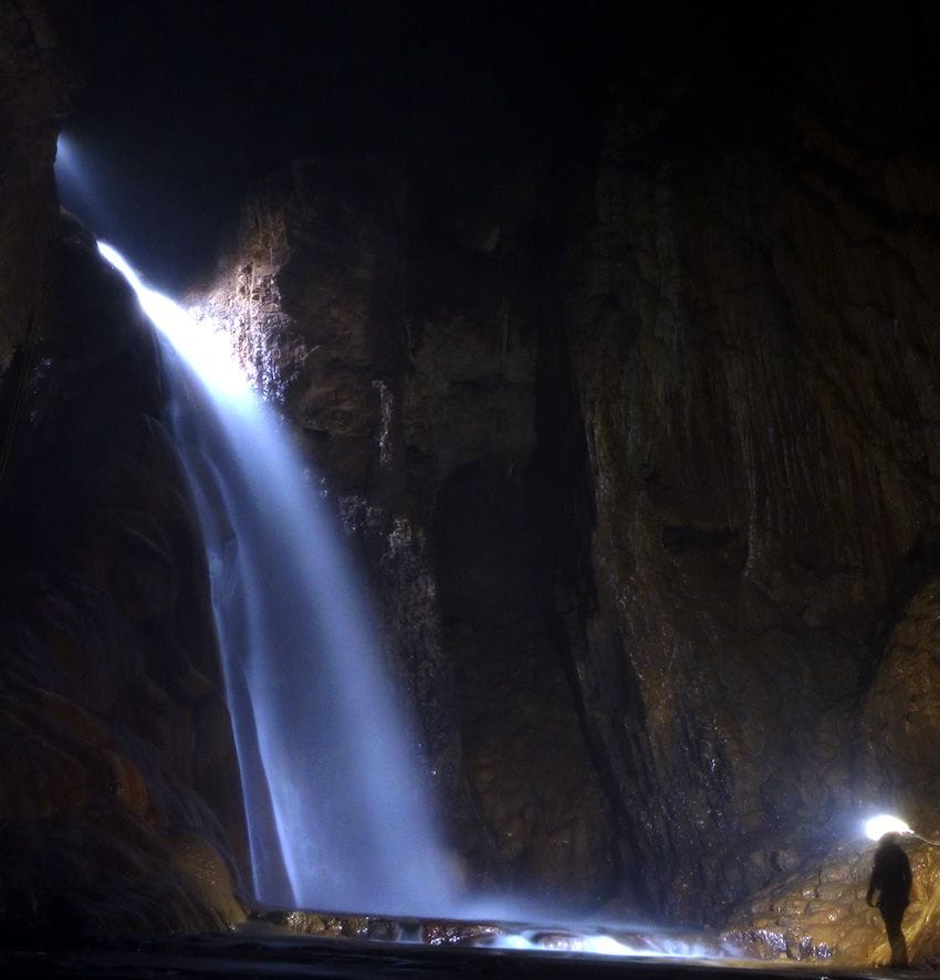 cueva valporquero leon