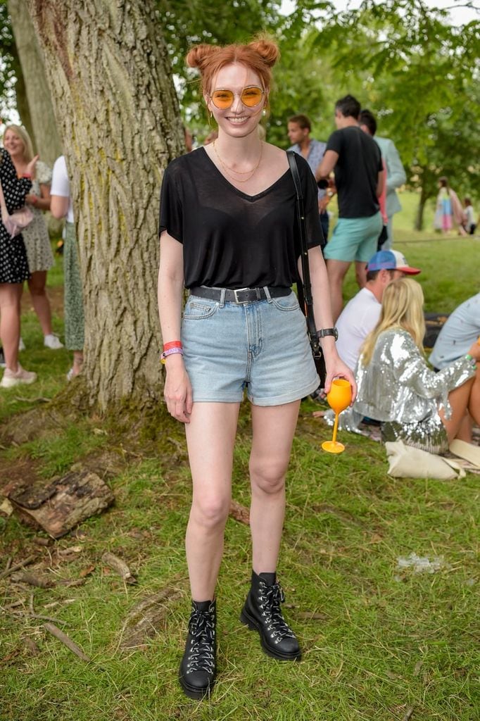 eleanor tomlinson actriz estilo