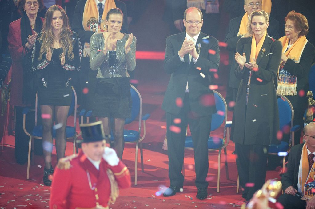 Estefanía de Mónaco con su familia en el Festival Internacional de Circo de Mónaco de 2010