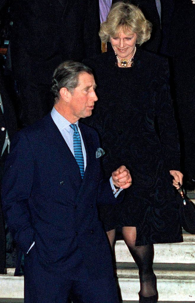 Carlos y Camilla el 28 de enero de 1999 cuando se dejaron fotografiar juntos por primera vez 