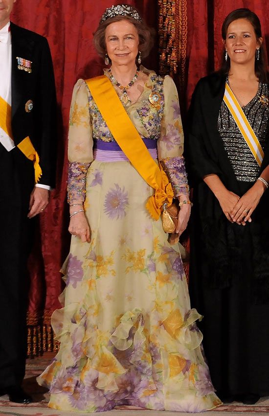 reina sofia vestido gala flores