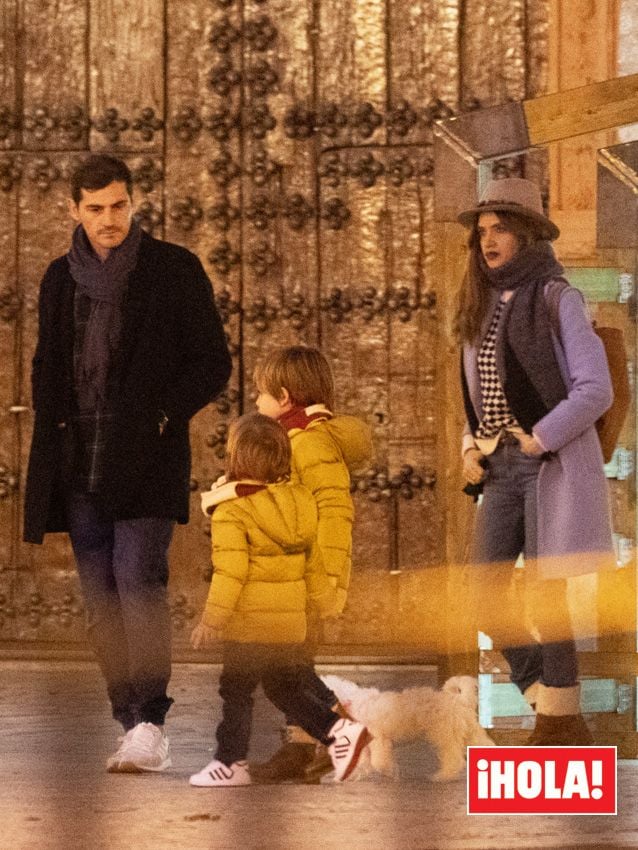 Iker Casillas y Sara Carbonero con sus hijos