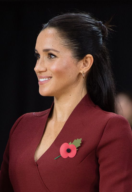 royals meghan pendientes