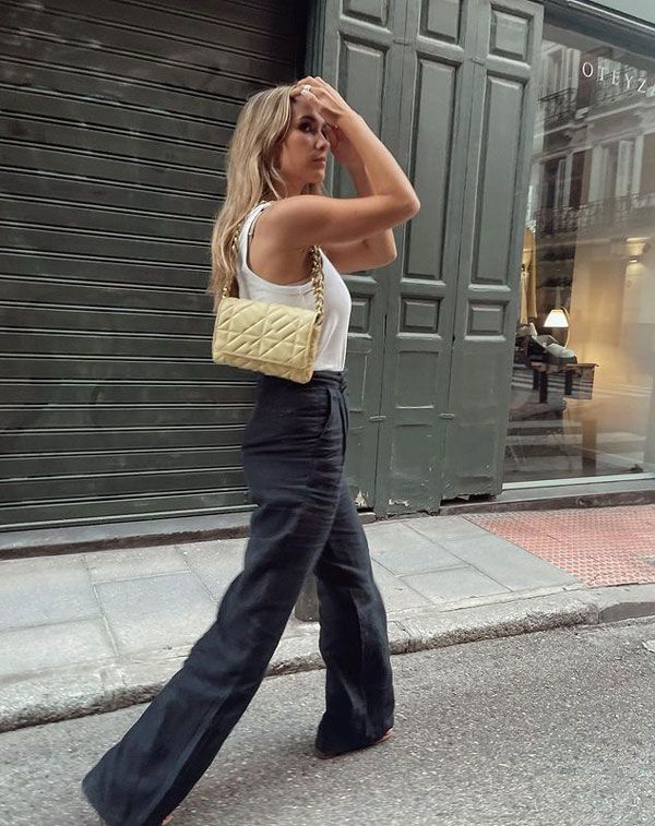 María Pombo con bolso de Zara