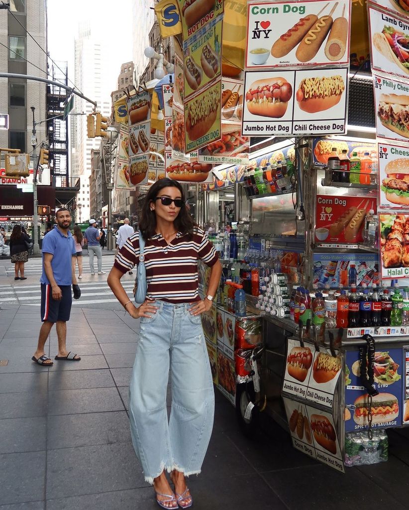 barrel pants jeans and striped t-shirt