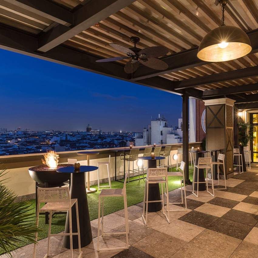 Terraza de invierno del hotel Emperador con las mejores vistas de la ciudad.