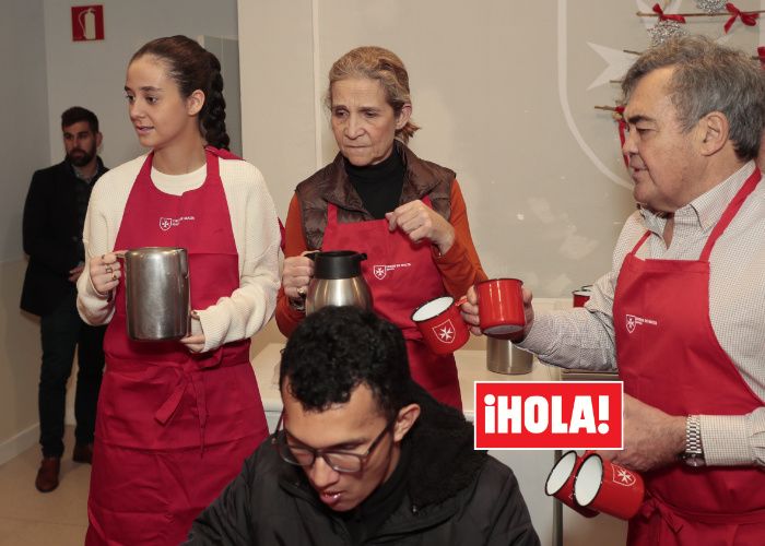 La infanta Elena y su hija Victoria de Marichalar en el comedor social San Juan Bautista, de la Orden de Malta