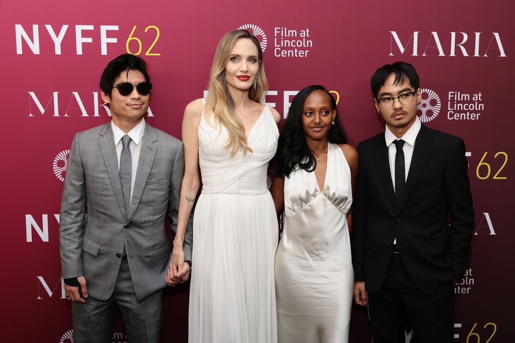 Angelina Jolie presenta la película 'Maria' acompañada de sus hijos Pax, Zahara y Maddox en el New York Film Festival el 29 de septiembre de 2024