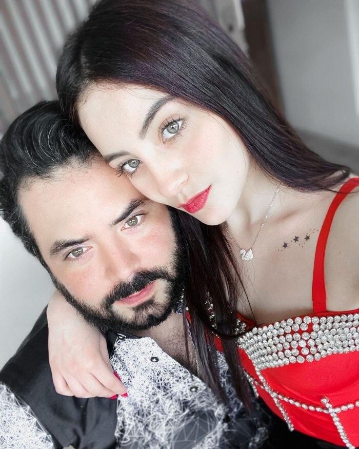 José Eduardo Derbez y su novia Paola Dalay