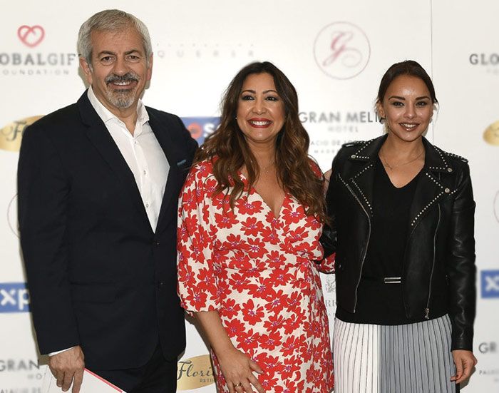 Carlos Sobera, María Bravo y Chenoa