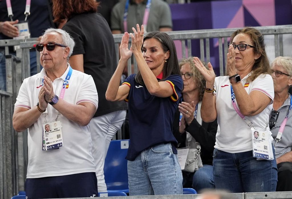 La Reina asiste al partido de baloncesto 3x3 femenino de la ronda de grupos entre la selección de España y la de Canadá en los Juegos Olímpicos