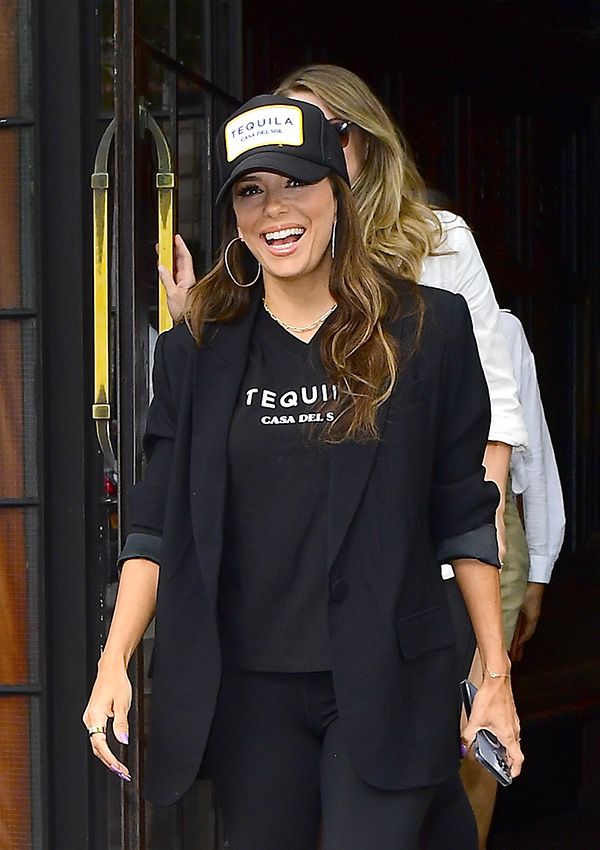 Eva Longoria con leggings y americana