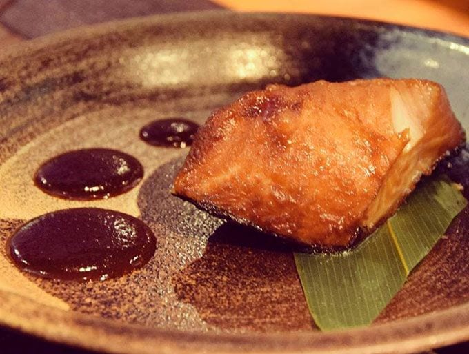 'Black cod macerado en miso', uno de los platos estrellas de la carta.
