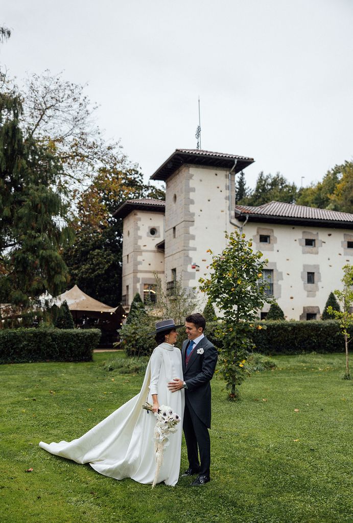 Vestido de novia tipo túnica From Lista With Love