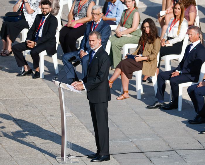 Los Reyes rinden homenaje a las víctimas de la pandemia