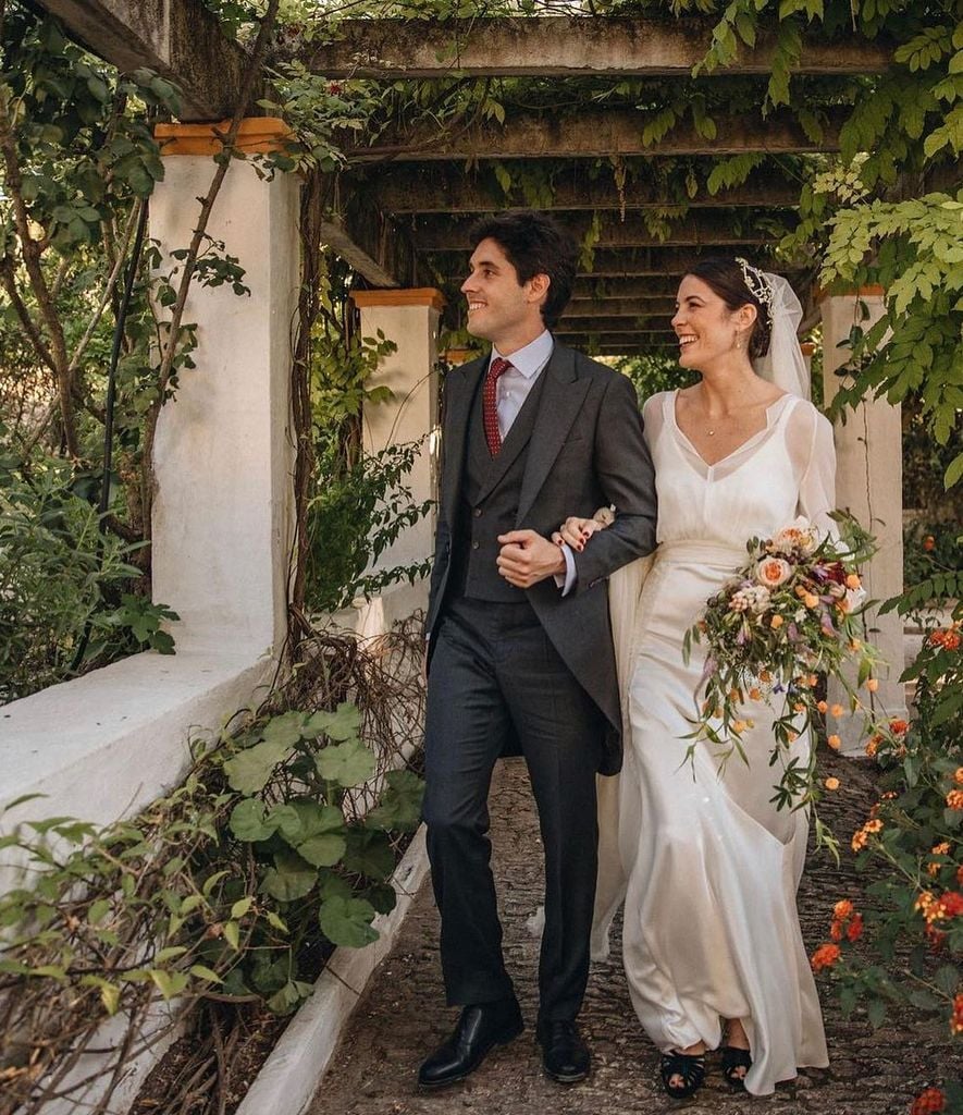 Ramo de novia en tonos anarajandos y cascada