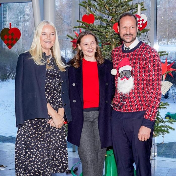 Los príncipes Haakon y Mette-Marit con su hija Ingrid